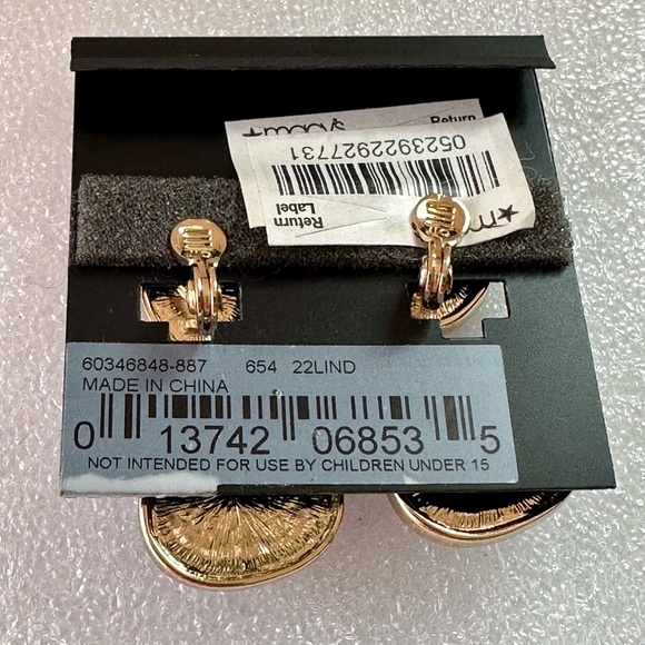 Jones of New York Red Glass Collar Necklace and Earrings NWT - Picture 7 of 8